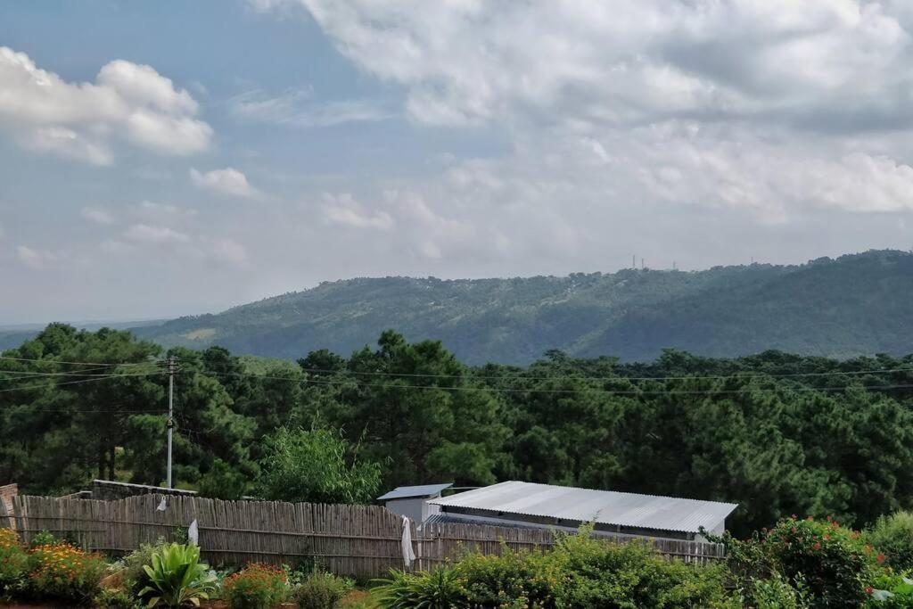 Roseville Shillong Bagian luar foto